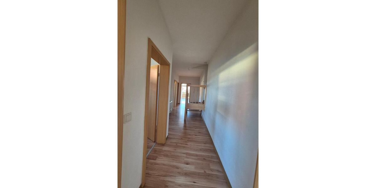Etagenwohnung Allstedt - 3 Zimmer, 82 m&sup2;, 533&euro; | Angebot:24214331