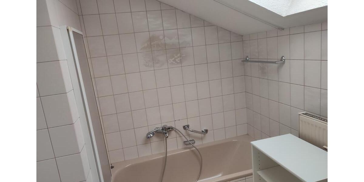 Dachgeschoßwohnung Bad Griesbach im Rottal - 3 Zimmer, 74 m&sup2;, 650&euro; | Angebot:25393428