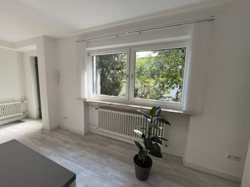 Modernes Studio mit ArbeitsZimmer und Garten