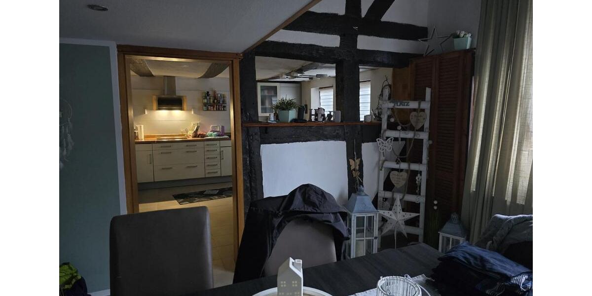 Etagenwohnung Grebenstein - 8 Zimmer, 170 m&sup2;, 1.000&euro; | Angebot:26549745