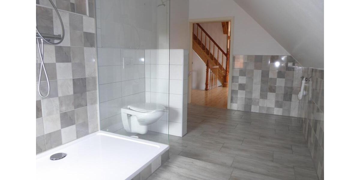 Dachgeschoßwohnung Beedenbostel - 3 Zimmer, 100 m&sup2;, 620&euro; | Angebot:26224119