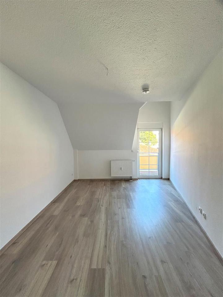 Wohntraum im Dachgeschoss! 4 Zimmer mit tollem Blick und 2 Balkonen zimmer