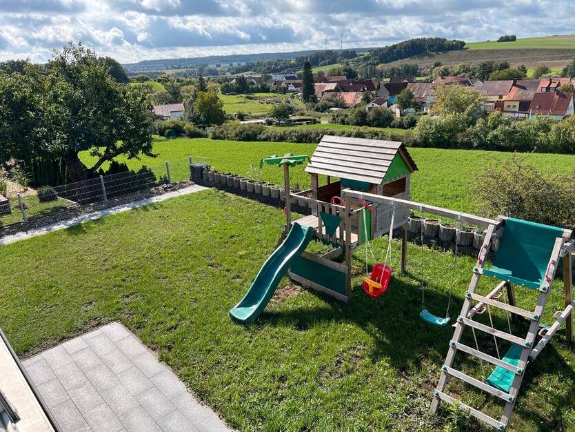 Traumhafte 90 m² 3-Zimmer-Wohnung mit Garten & Weitblick, 96132