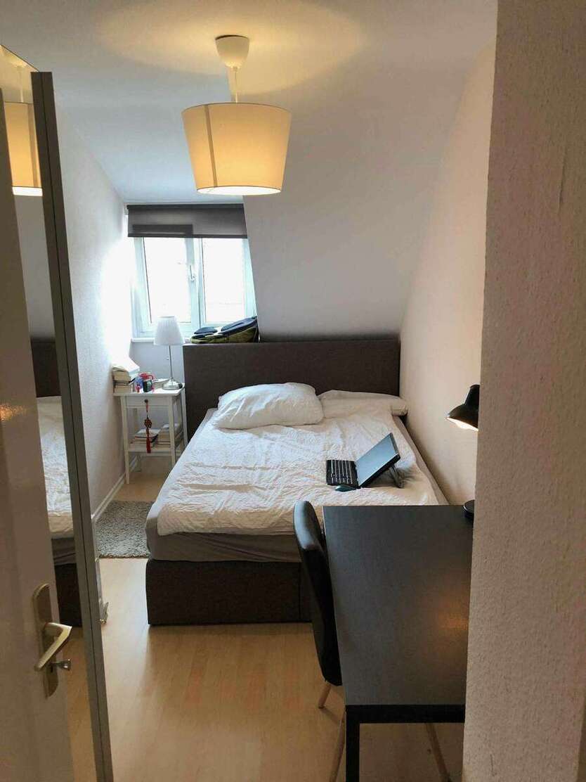 WG-Zimmer in Stuttgart 425 € 10 m² zimmer