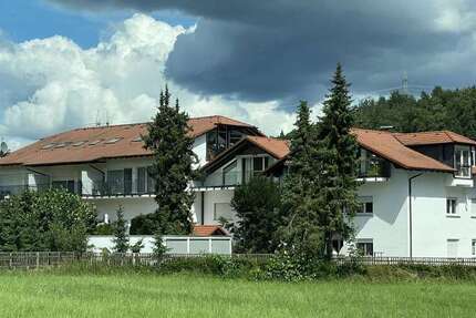 Wohnung Hofheim Wildsachsen - 2 Zimmer, 81 m&sup2;, 900&euro; | Angebot:27223601