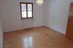 Erdgeschoßwohnung Cham - 4 Zimmer, 115 m&sup2;, 700&euro; | Angebot:25549096