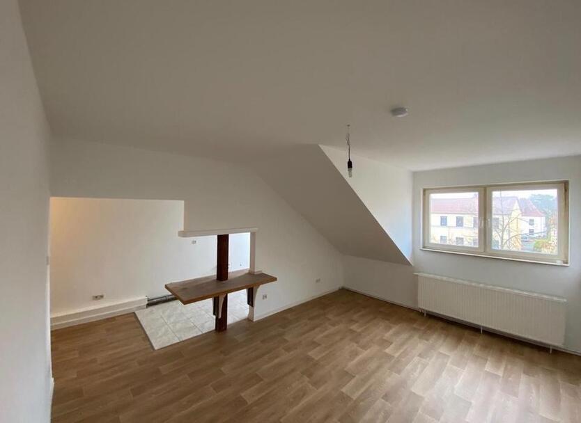 Schöne geräumige Dachgeschoßwohnung 4 Zimmer in Strausberg Stadt
