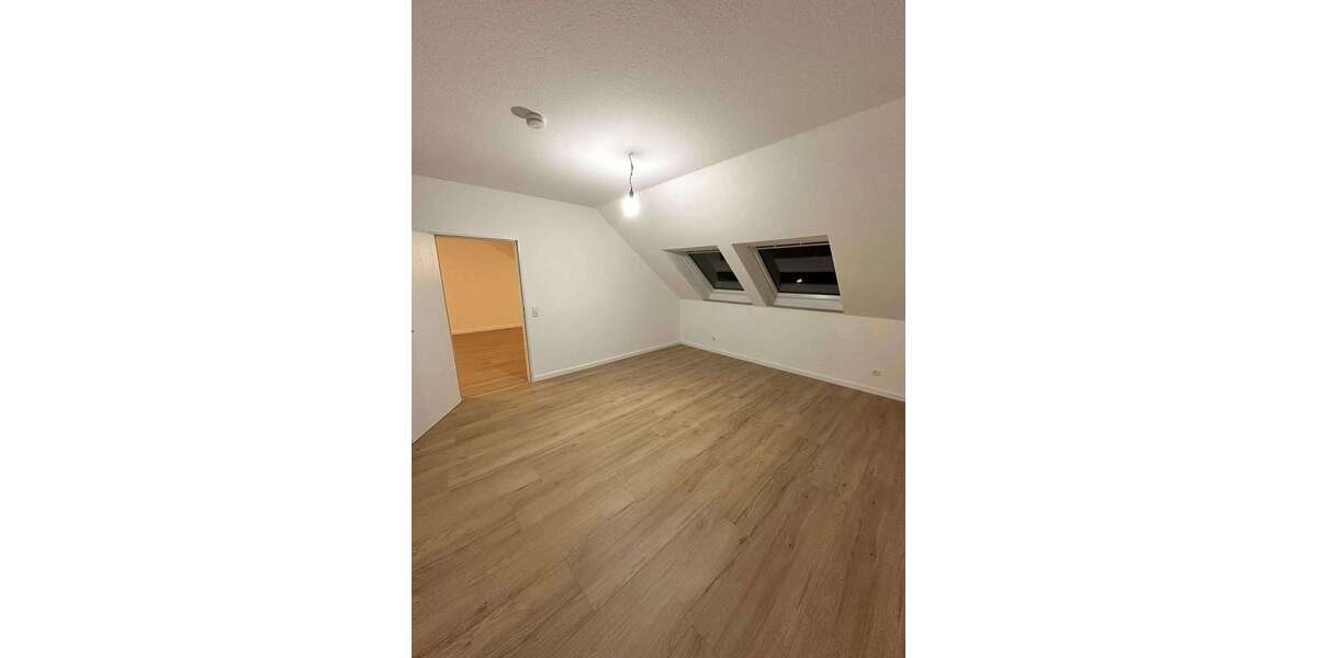 Etagenwohnung Sankt Augustin - 3 Zimmer, 104 m&sup2;, 1.150&euro; | Angebot:26084126