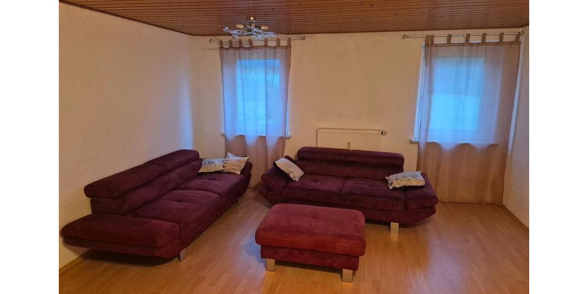 Etagenwohnung Helmbrechts - 2 Zimmer, 77 m&sup2;, 430&euro; | Angebot:26561803
