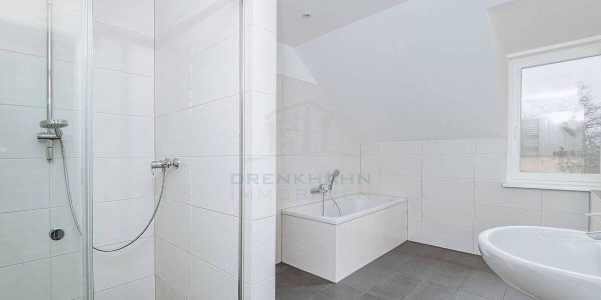 Moderne Doppelhaushälfte mit gehobener Ausstattung in Sanitz, mit Stellplatz - 15 km nach Rostock 4 zimmer