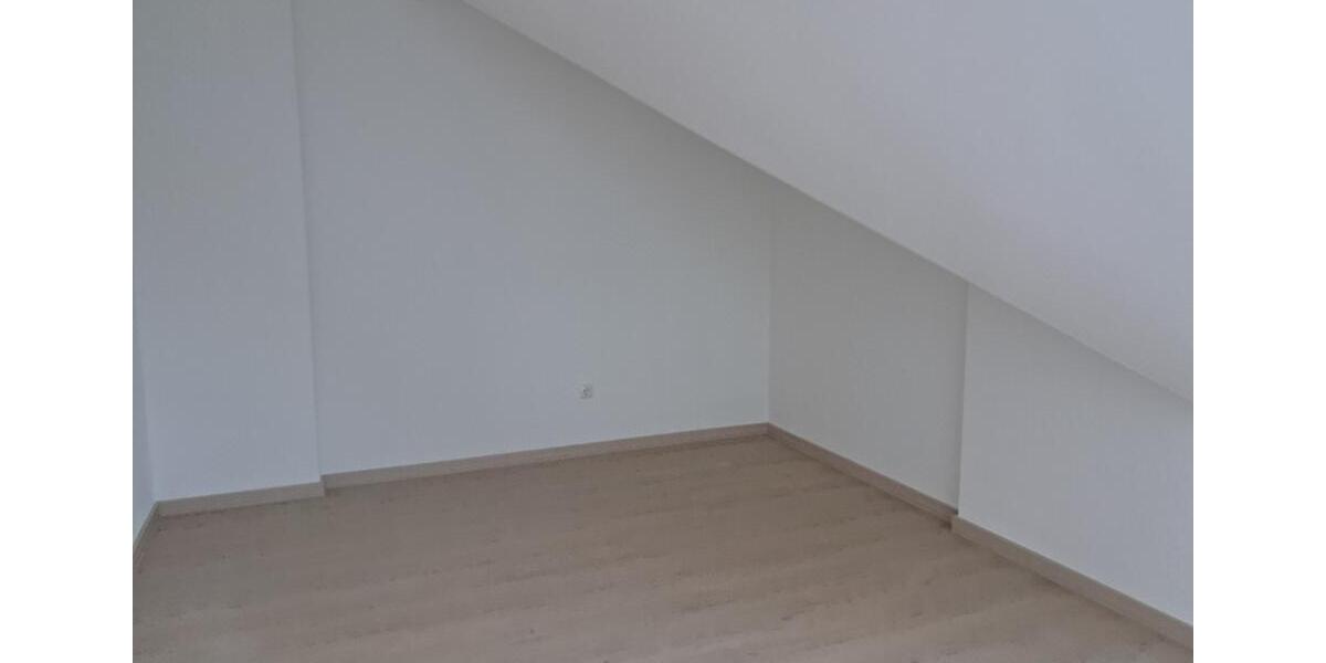 Dachgeschoßwohnung Holzminden - 3 Zimmer, 98 m&sup2;, 595&euro; | Angebot:21908599