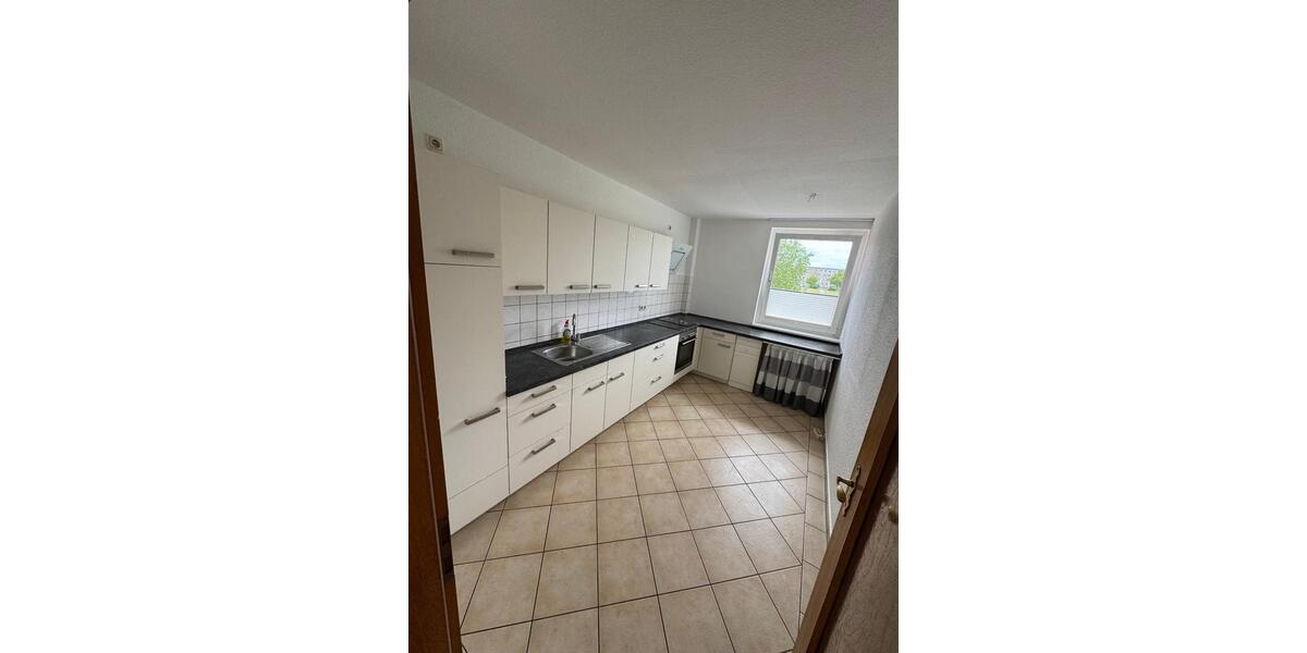 Dachgeschoßwohnung Grimmen - 4 Zimmer, 103 m&sup2;, 875&euro; | Angebot:24493624