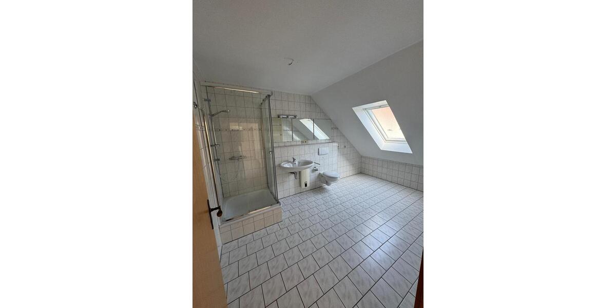 Dachgeschoßwohnung Göttingen Oststadt - 2.5 Zimmer, 73 m&sup2;, 650&euro; | Angebot:25960201