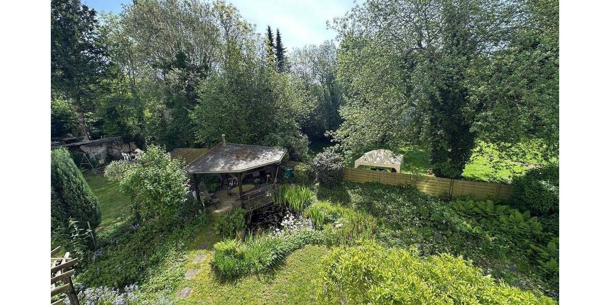 Sanierte Altbau-Wohnung im EG mit Garten ? Besichtigung am 24. Januar 3 zimmer