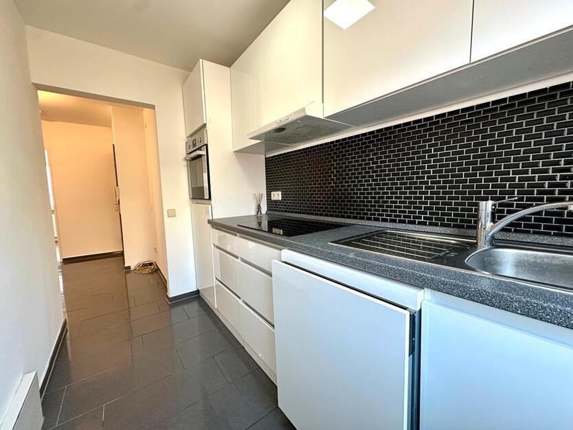 WG-Zimmer in moderner & heller 2-Zimmer-Wohnung in Stuttgart West