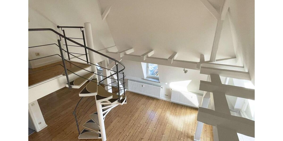 Dachgeschoßwohnung Oelsnitz (Vogtland) - 3 Zimmer, 130 m&sup2;, 750&euro; | Angebot:25181811