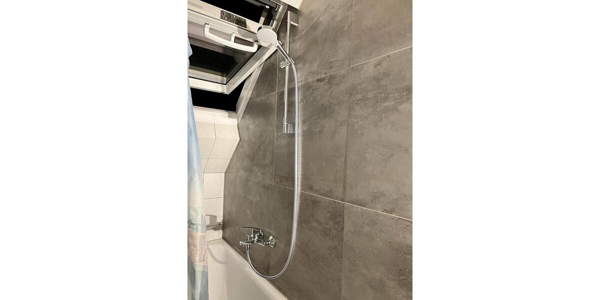 Wohnen auf Zeit Tuttlingen - 4 Zimmer, 7 m&sup2;, 200&euro; | Angebot:24843160