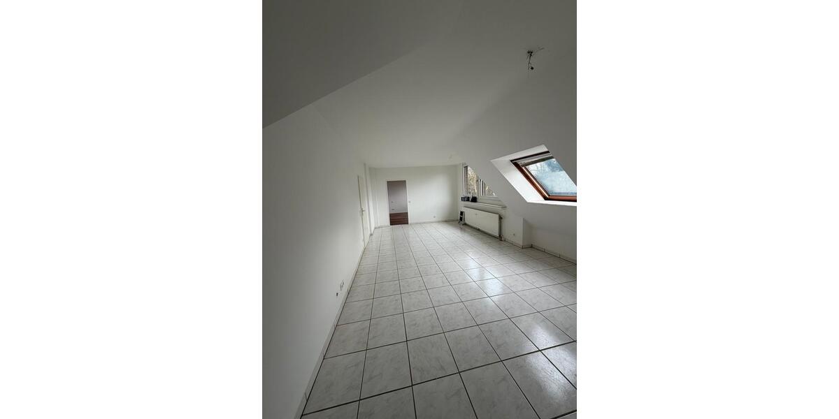 Dachgeschoßwohnung Duisburg Hamborn - 2.5 Zimmer, 54 m&sup2;, 450&euro; | Angebot:26020339