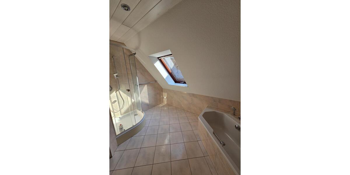 Dachgeschoßwohnung Erfurt - 2 Zimmer, 128 m&sup2;, 1.200&euro; | Angebot:26492734