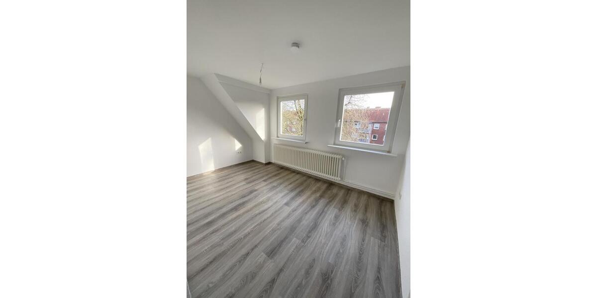Dachgeschoßwohnung Wilhelmshaven Aldenburg - 4 Zimmer, 63 m&sup2;, 439&euro; | Angebot:26146059