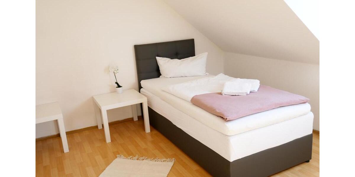 Wohnen auf Zeit Schwandorf - 3 Zimmer, 60 m&sup2;, 84&euro; | Angebot:18415461