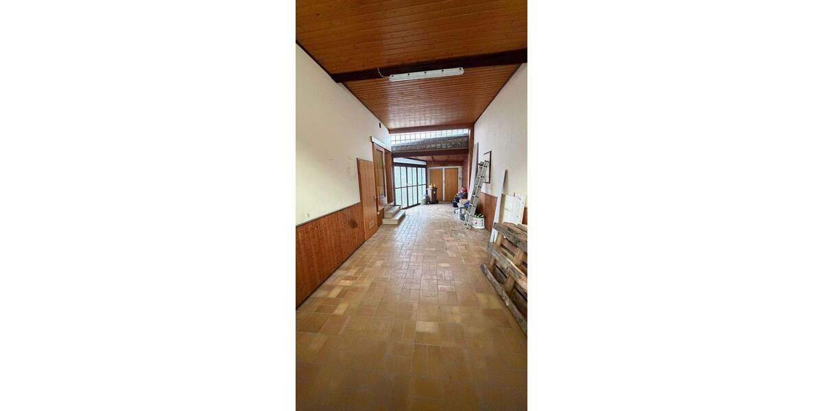 Großzügiges, frisch renoviertes Zweifamilienhaus mit Garten - Plankstadt 8 zimmer