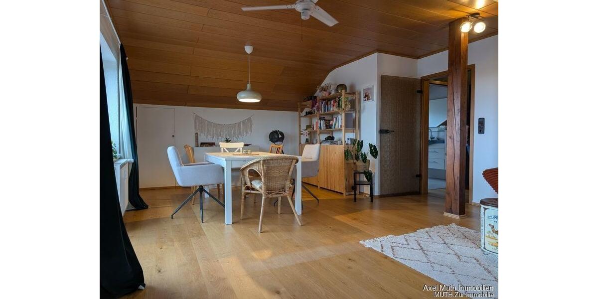 Dachgeschoßwohnung Eppingen - 3 Zimmer, 88 m&sup2;, 950&euro; | Angebot:26489771