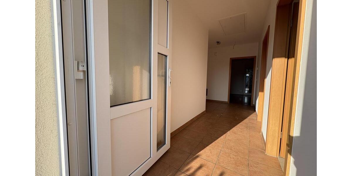 Einfamilienhaus Zwickau Cainsdorf - 3 Zimmer, 95 m&sup2;, 1.300&euro; | Angebot:24963886