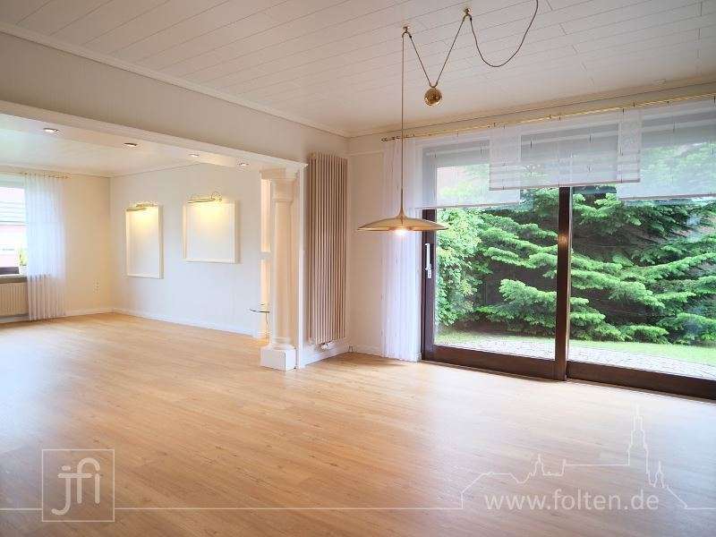 Haus zum Mieten in Moormerland 1.200 € 215 m²