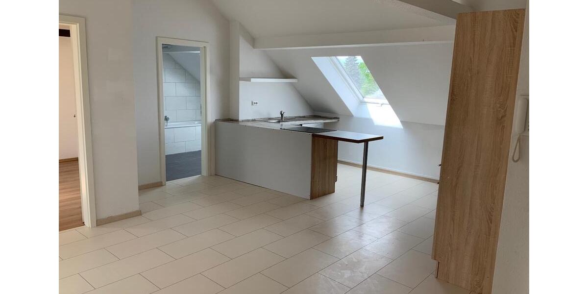 Sanierte 2-Zimmer-Wohnung mit EBK in Dinslaken zimmer