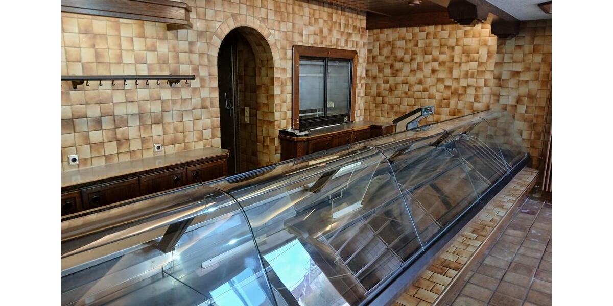 Vielseitiges Ladenlokal mit Theken, Kühl- und Lagerraum in Nonnweiler zimmer