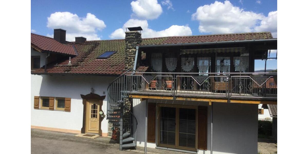 Etagenwohnung Runding - 8 Zimmer, 200 m&sup2;, 850&euro; | Angebot:26478249