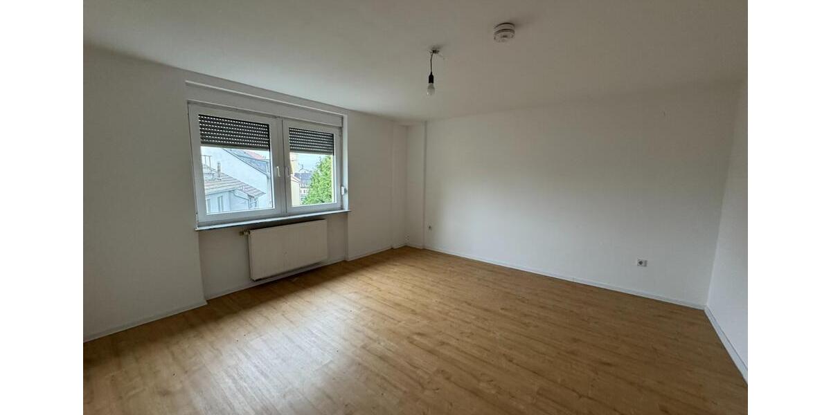 3-Zimmer-Wohnung mit Balkon in gepflegtem MfH am Ruthenplatz 3 zimmer