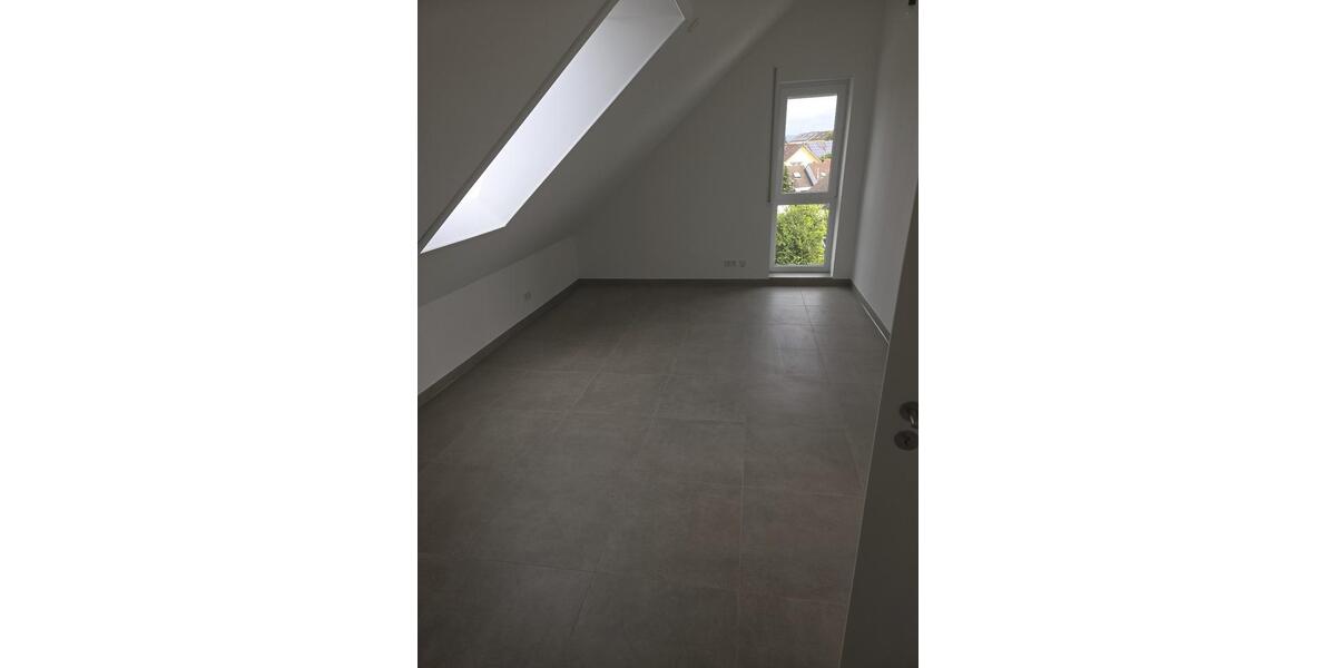 Dachgeschoßwohnung Großostheim - 3 Zimmer, 67 m&sup2;, 910&euro; | Angebot:26137430