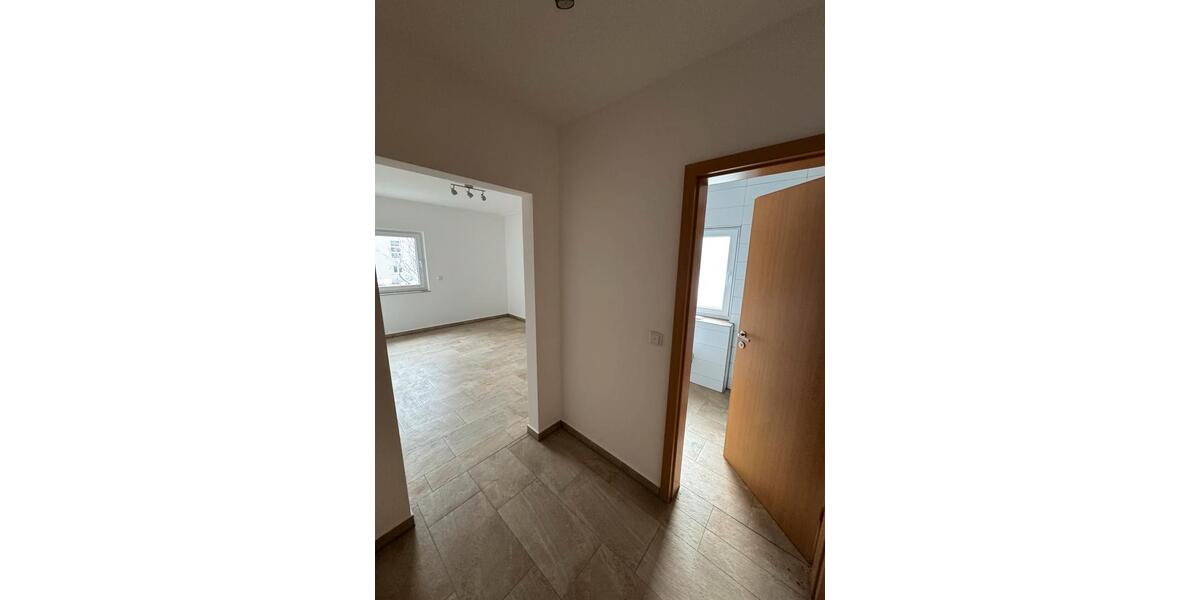 Etagenwohnung Roßtal - 3 Zimmer, 70 m&sup2;, 900&euro; | Angebot:25663306