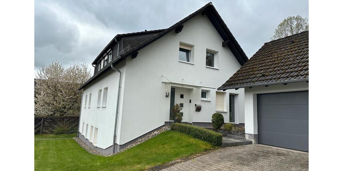 Erdgeschoßwohnung Schwalmstadt - 5 Zimmer, 145 m&sup2;, 1.250&euro; | Angebot:25906716