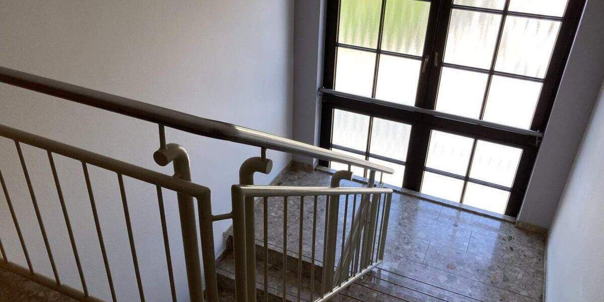 Etagenwohnung Fraureuth - 3 Zimmer, 73 m&sup2;, 440&euro; | Angebot:24876496