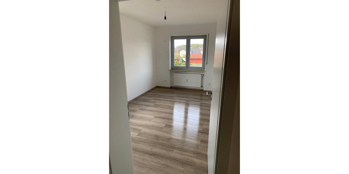 Moderne schöne Wohnung 5 Zimmern Südbalkon Schwarzenfeld 5 zimmer