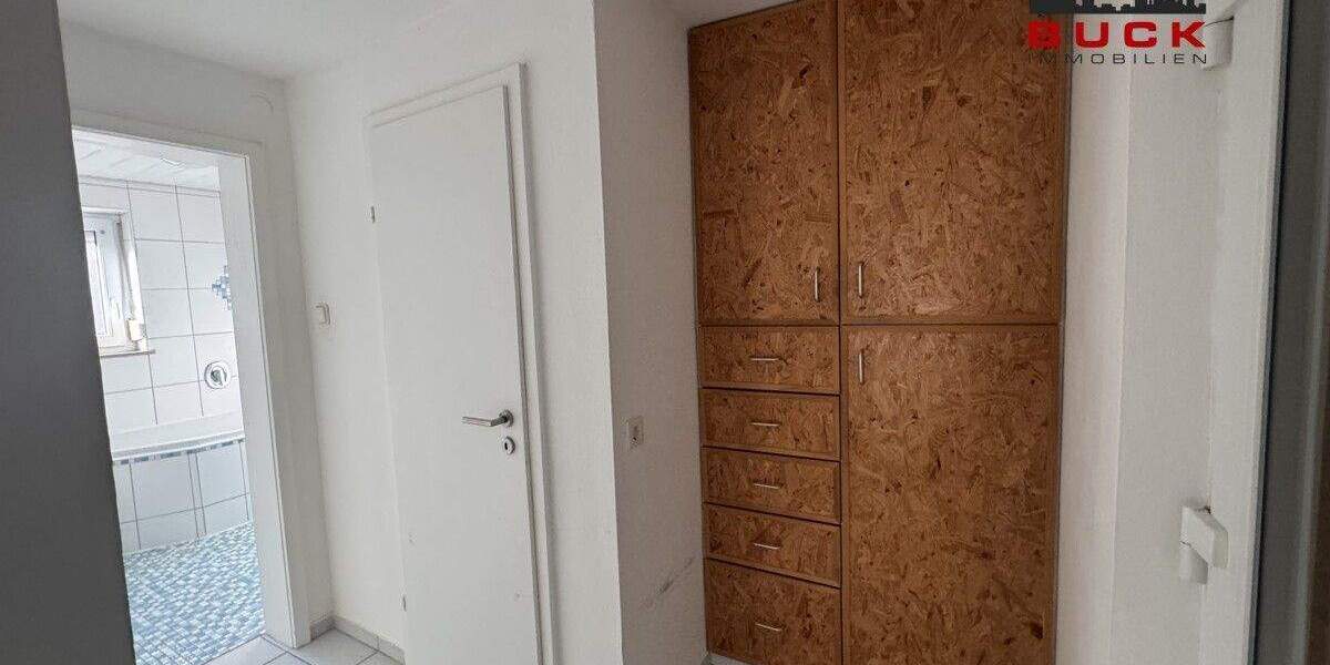 Etagenwohnung Mühlhausen - 4 Zimmer, 97 m&sup2;, 750&euro; | Angebot:23967360
