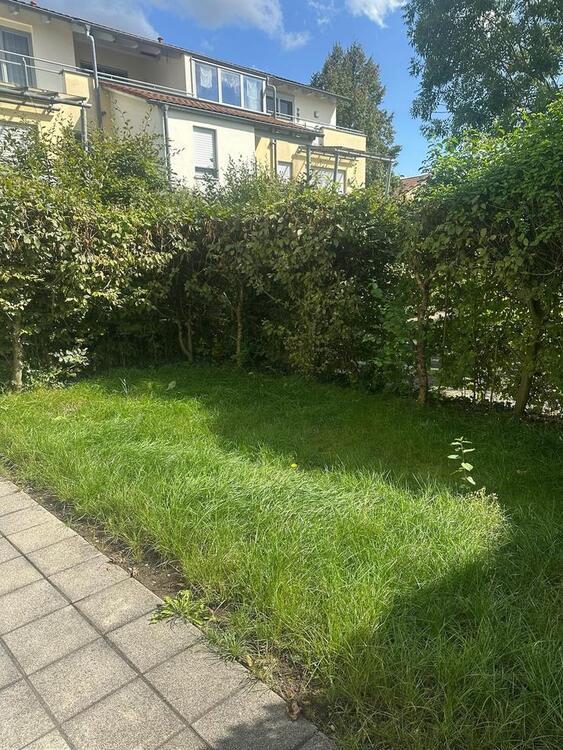 Schöne 2-ZKB Wohnung mit Garten, saniert, möbliert
