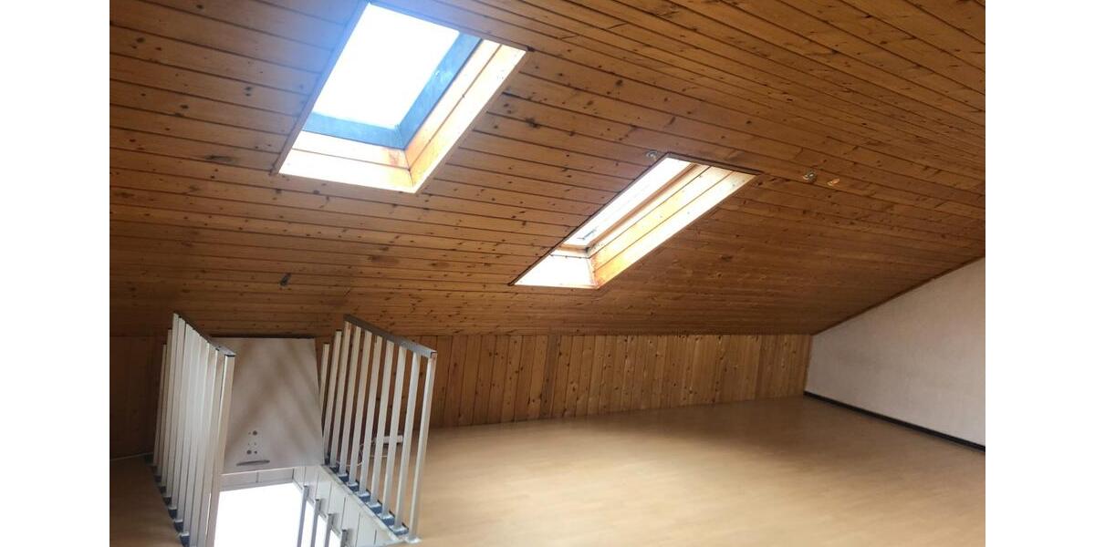 Hagsfeld-> Große helle 5-Zimmer WG ab sofort frei 5 zimmer