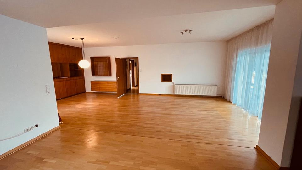 Doppelhaushälfte Lage - 6 Zimmer, 235 m&sup2;, 1.250&euro; | Angebot:26665107