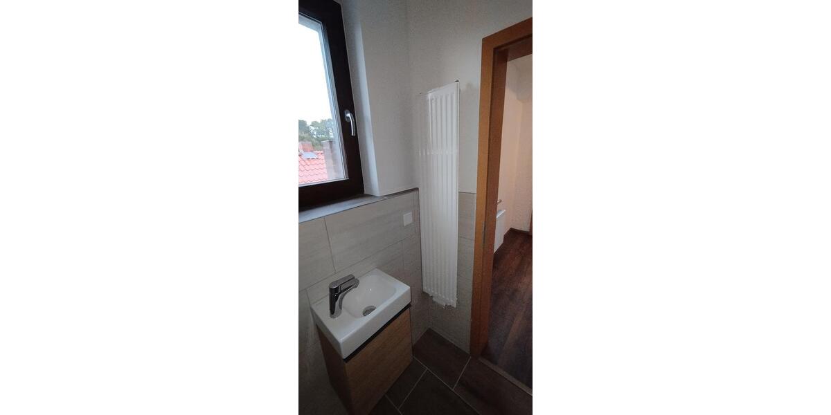 Wohnung 120m² 2xBad ,saniert ,Erstbezug,separater Eingang,zentral 4 zimmer