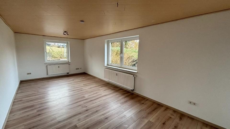 Erdgeschoßwohnung Eschershausen - 4 Zimmer, 94 m&sup2;, 570&euro; | Angebot:24312510