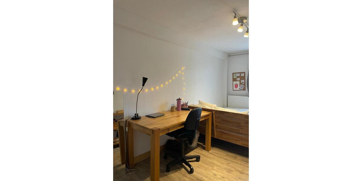 Helles Zimmer in einem privaten Studentenwohnheim zur Untermiete 1 zimmer