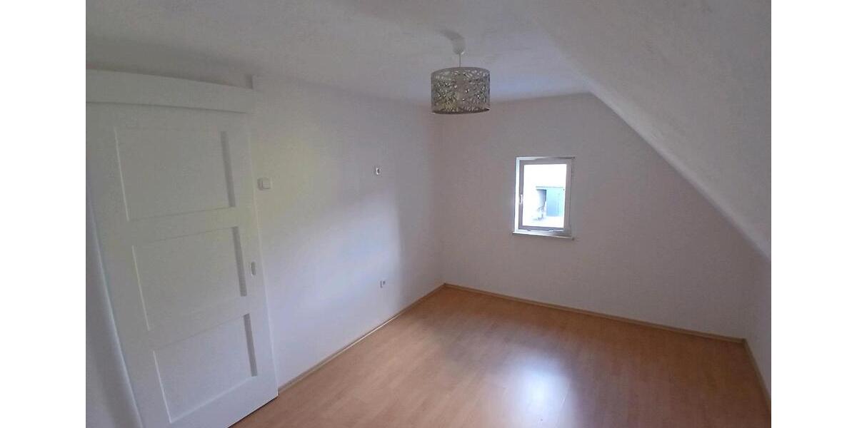 Dachgeschoßwohnung Karlsruhe Daxlanden - 12 Zimmer, 20 m&sup2;, 520&euro; | Angebot:25378368