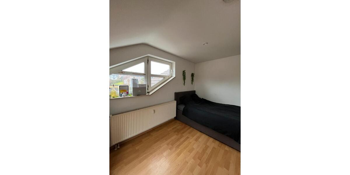 Dachgeschoßwohnung Kaiserslautern Einsiedlerhof - 1 Zimmer, 25 m&sup2;, 600&euro; | Angebot:26640857