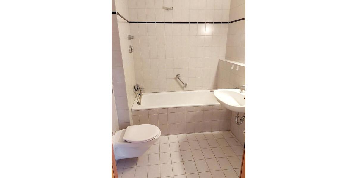 Etagenwohnung Landshut - 2.5 Zimmer, 60 m&sup2;, 612&euro; | Angebot:26606051
