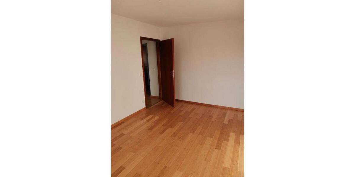 Etagenwohnung Jüterbog - 3 Zimmer, 78 m&sup2;, 734&euro; | Angebot:25914013