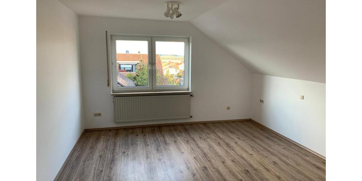 Etagenwohnung Bad Arolsen - 3 Zimmer, 83 m&sup2;, 580&euro; | Angebot:25217037